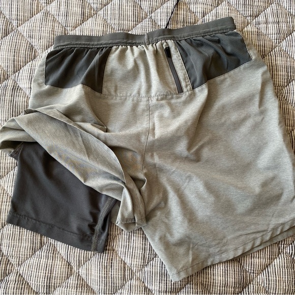 Men’s Nike Shorts - Picture 2 of 2